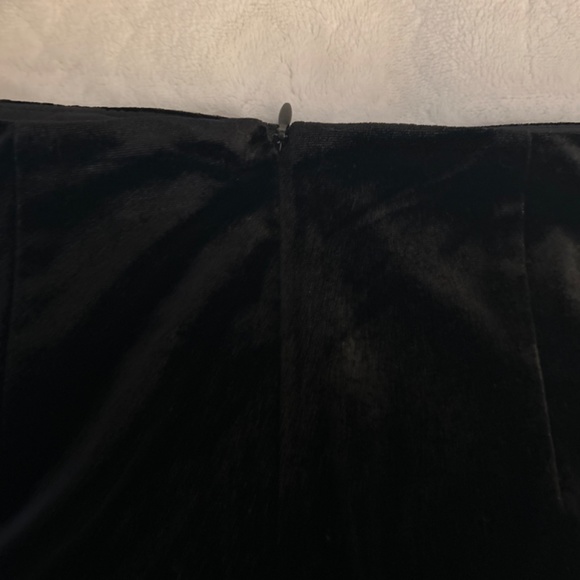 Calvin Klein Black Velvet Skirt - Picture 5 of 9